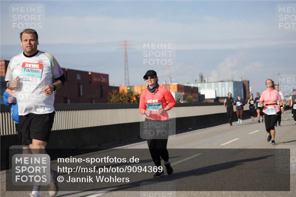 03.10.2025 - Köhlbrandbrückenlauf Jannik Wohlers http://msf.ph/oto/9094369 03.10.2025 10:12:46 Position 3 2619, 2576 meine-sportfotos.de