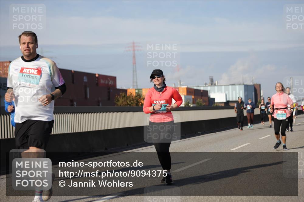 03.10.2025 - Köhlbrandbrückenlauf Jannik Wohlers http://msf.ph/oto/9094375 03.10.2025 10:12:46 Position 3 2619 meine-sportfotos.de