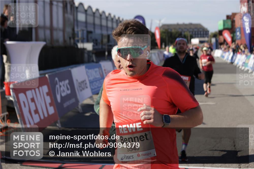 03.10.2025 - Köhlbrandbrückenlauf Jannik Wohlers http://msf.ph/oto/9094379 03.10.2025 13:20:35 Ziel 4269, 4385, 4476, 4570, 4591, 4672, 4739, 4790, 4859, 5082, 5543, 5631, 5790, 6777, 6807 meine-sportfotos.de