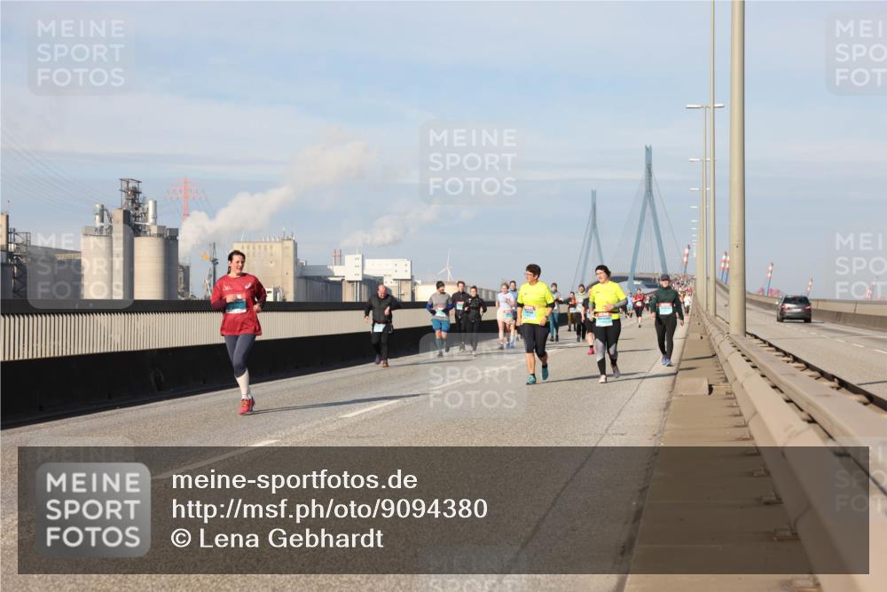 03.10.2025 - Köhlbrandbrückenlauf Lena Gebhardt http://msf.ph/oto/9094380 03.10.2025 10:09:13 Position 2  meine-sportfotos.de
