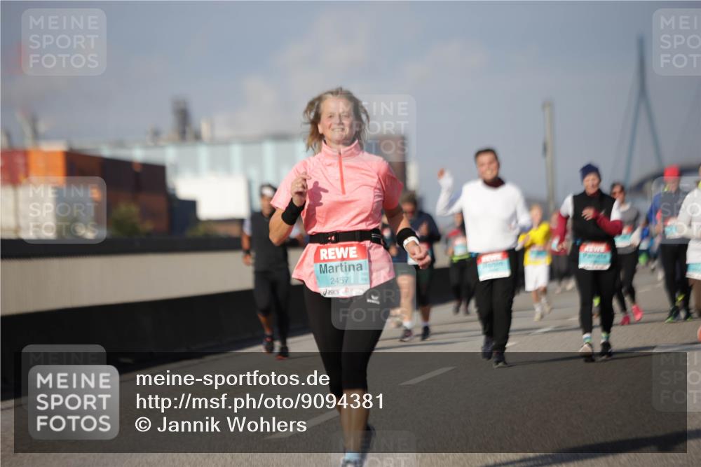 03.10.2025 - Köhlbrandbrückenlauf Jannik Wohlers http://msf.ph/oto/9094381 03.10.2025 10:12:48 Position 3 2457 meine-sportfotos.de