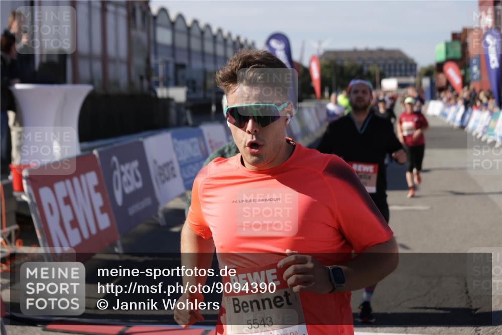 03.10.2025 - Köhlbrandbrückenlauf Jannik Wohlers http://msf.ph/oto/9094390 03.10.2025 13:20:35 Ziel 4269, 4385, 4476, 4570, 4591, 4672, 4739, 4790, 4859, 5082, 5543, 5631, 5790, 6777, 6807 meine-sportfotos.de