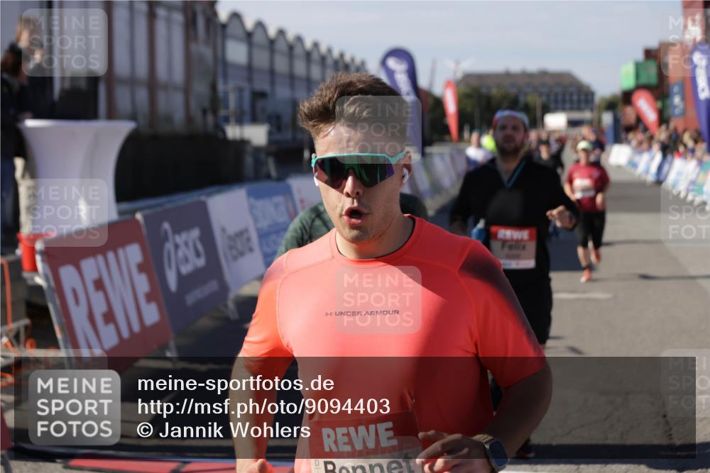 03.10.2025 - Köhlbrandbrückenlauf Jannik Wohlers http://msf.ph/oto/9094403 03.10.2025 13:20:35 Ziel 4269, 4385, 4476, 4570, 4591, 4672, 4739, 4790, 4859, 5082, 5543, 5631, 5790, 6777, 6807 meine-sportfotos.de