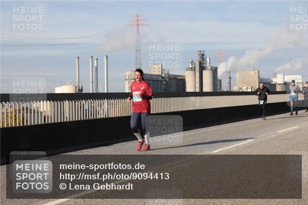03.10.2025 - Köhlbrandbrückenlauf Lena Gebhardt http://msf.ph/oto/9094413 03.10.2025 10:09:15 Position 2  meine-sportfotos.de