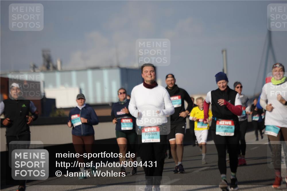 03.10.2025 - Köhlbrandbrückenlauf Jannik Wohlers http://msf.ph/oto/9094431 03.10.2025 10:12:50 Position 3 2999, 3001 meine-sportfotos.de