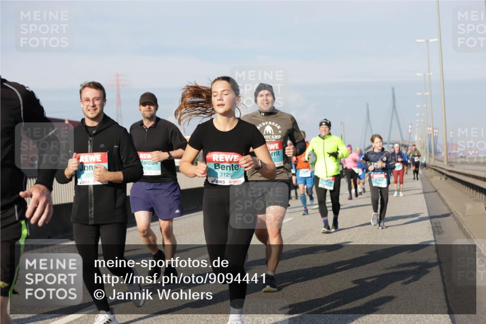 03.10.2025 - Köhlbrandbrückenlauf Jannik Wohlers http://msf.ph/oto/9094441 03.10.2025 10:01:06 Position 3 355, 2785, 3125 meine-sportfotos.de