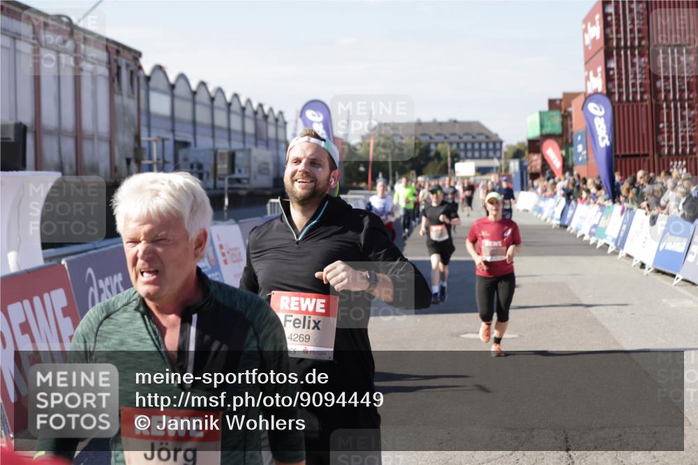 03.10.2025 - Köhlbrandbrückenlauf Jannik Wohlers http://msf.ph/oto/9094449 03.10.2025 13:20:36 Ziel 4269, 4385, 4476, 4570, 4591, 4672, 4739, 4790, 4859, 5082, 5543, 5631, 6777, 6807 meine-sportfotos.de