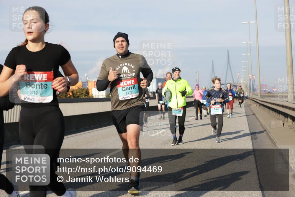 03.10.2025 - Köhlbrandbrückenlauf Jannik Wohlers http://msf.ph/oto/9094469 03.10.2025 10:01:07 Position 3 3125, 2172, 549 meine-sportfotos.de
