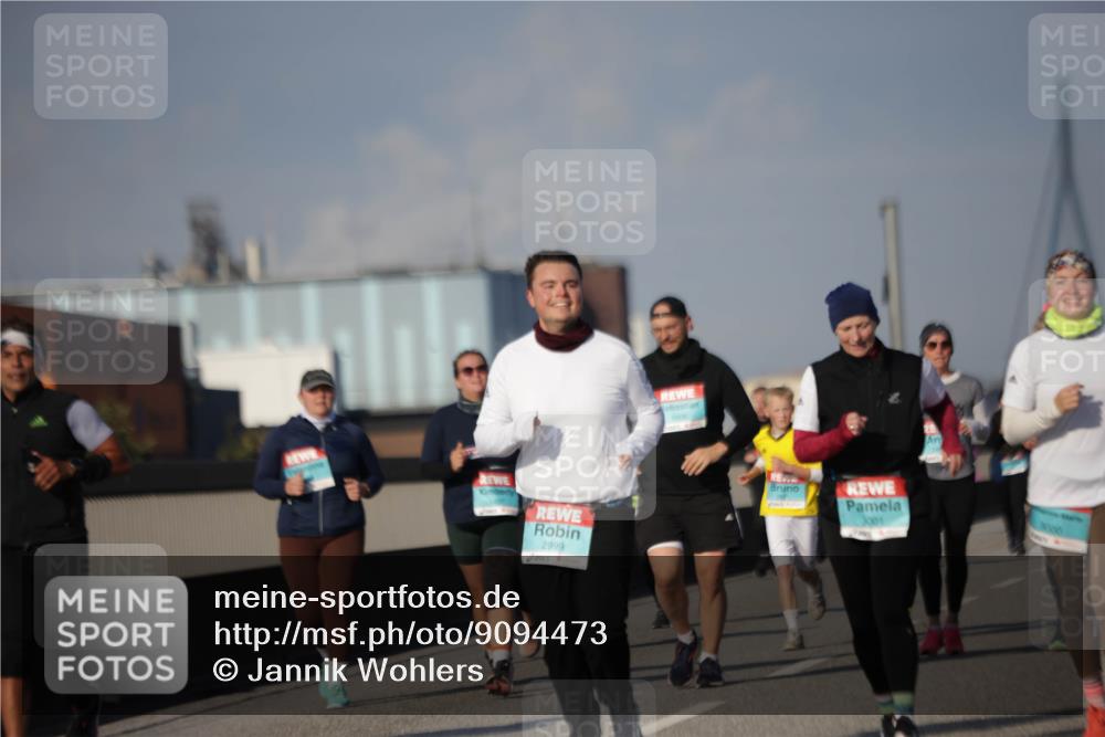 03.10.2025 - Köhlbrandbrückenlauf Jannik Wohlers http://msf.ph/oto/9094473 03.10.2025 10:12:50 Position 3 2999, 1606, 3001, 3000 meine-sportfotos.de
