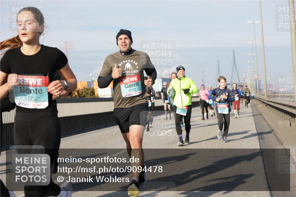 03.10.2025 - Köhlbrandbrückenlauf Jannik Wohlers http://msf.ph/oto/9094478 03.10.2025 10:01:07 Position 3 3125, 2172 meine-sportfotos.de