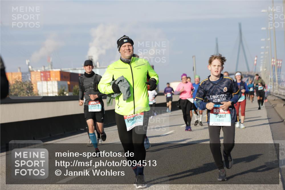 03.10.2025 - Köhlbrandbrückenlauf Jannik Wohlers http://msf.ph/oto/9094513 03.10.2025 10:01:08 Position 3 1031, 1549, 1548 meine-sportfotos.de