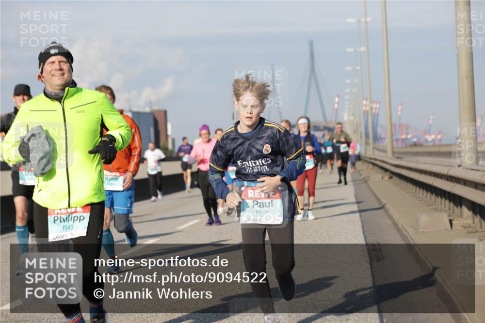 03.10.2025 - Köhlbrandbrückenlauf Jannik Wohlers http://msf.ph/oto/9094522 03.10.2025 10:01:08 Position 3 1549, 1548 meine-sportfotos.de