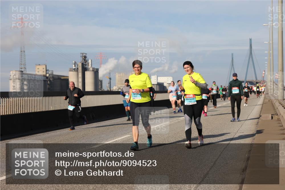 03.10.2025 - Köhlbrandbrückenlauf Lena Gebhardt http://msf.ph/oto/9094523 03.10.2025 10:09:19 Position 2 3254, 1963 meine-sportfotos.de