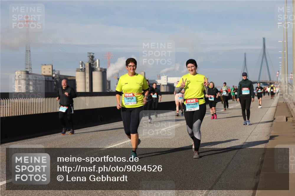 03.10.2025 - Köhlbrandbrückenlauf Lena Gebhardt http://msf.ph/oto/9094526 03.10.2025 10:09:19 Position 2 3254, 1963 meine-sportfotos.de