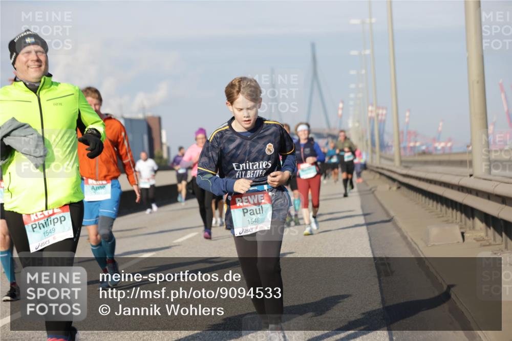 03.10.2025 - Köhlbrandbrückenlauf Jannik Wohlers http://msf.ph/oto/9094533 03.10.2025 10:01:08 Position 3 1549, 1548 meine-sportfotos.de