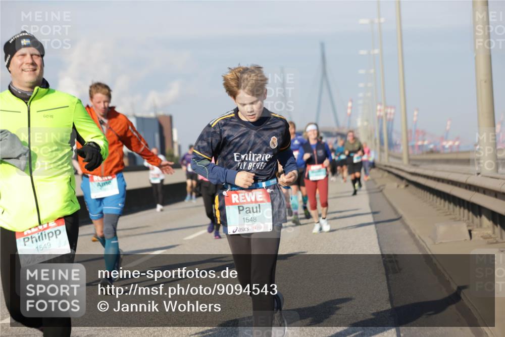 03.10.2025 - Köhlbrandbrückenlauf Jannik Wohlers http://msf.ph/oto/9094543 03.10.2025 10:01:09 Position 3 1549, 1548 meine-sportfotos.de