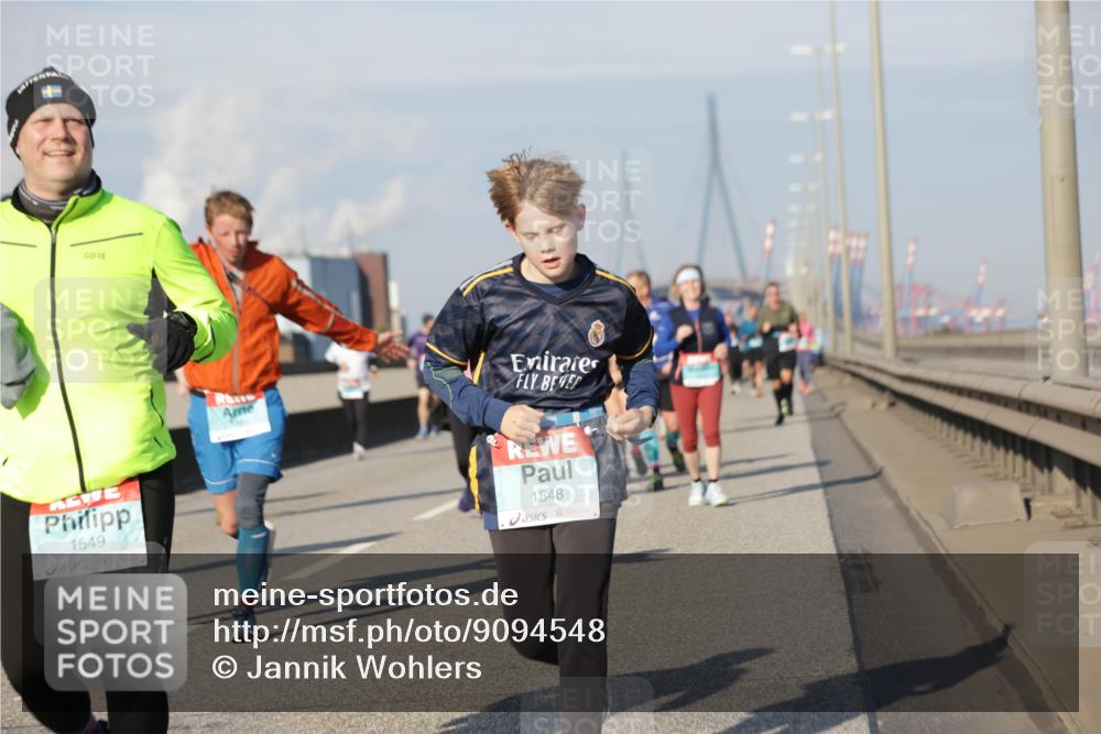 03.10.2025 - Köhlbrandbrückenlauf Jannik Wohlers http://msf.ph/oto/9094548 03.10.2025 10:01:09 Position 3 1549, 1548 meine-sportfotos.de
