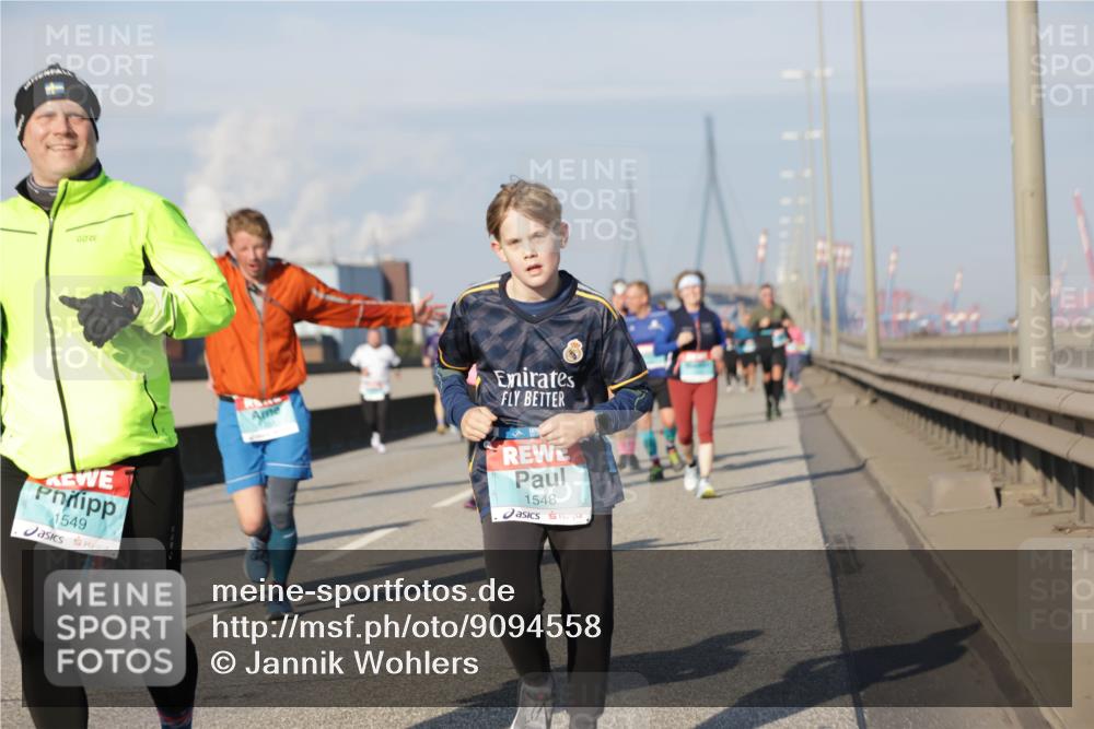 03.10.2025 - Köhlbrandbrückenlauf Jannik Wohlers http://msf.ph/oto/9094558 03.10.2025 10:01:09 Position 3 1549, 1548 meine-sportfotos.de