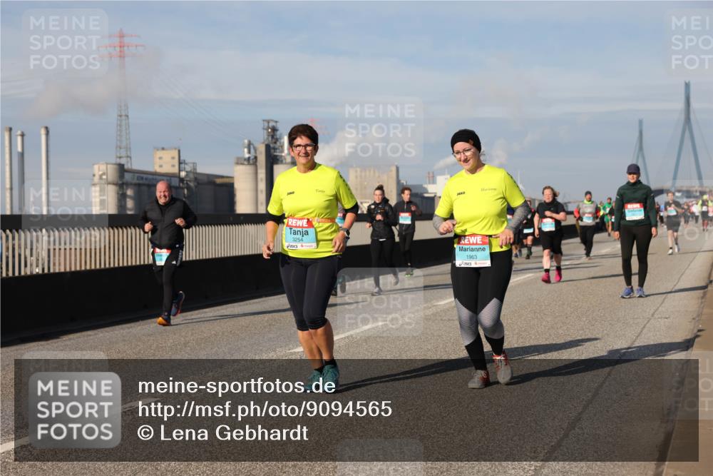 03.10.2025 - Köhlbrandbrückenlauf Lena Gebhardt http://msf.ph/oto/9094565 03.10.2025 10:09:19 Position 2 3254, 1963 meine-sportfotos.de