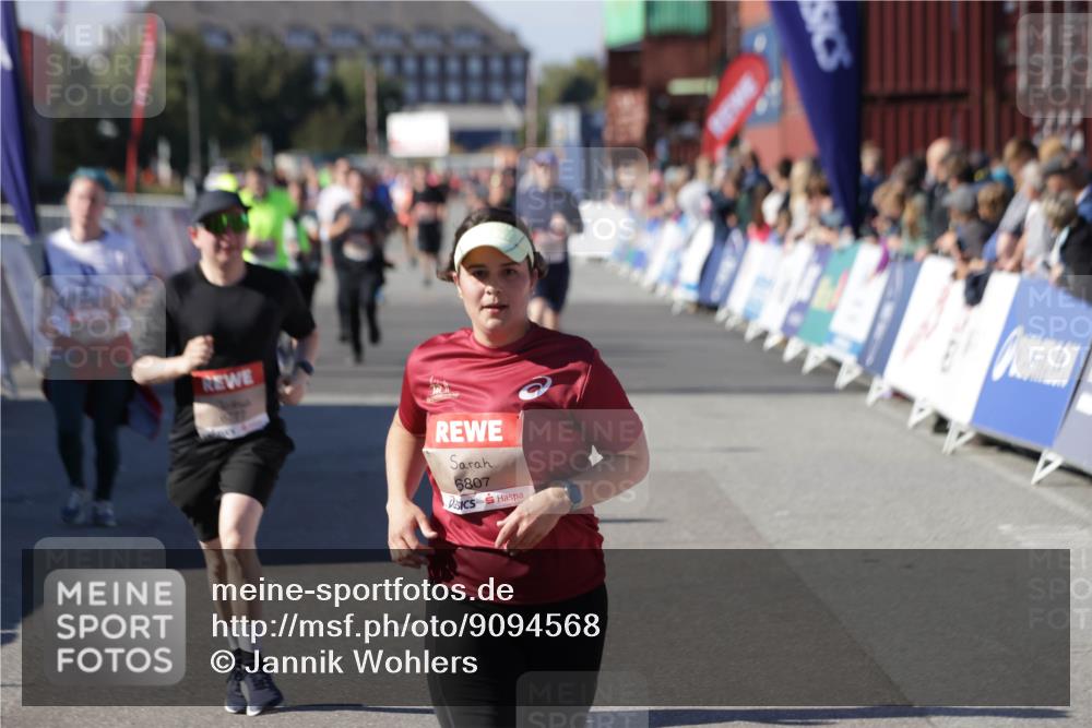 03.10.2025 - Köhlbrandbrückenlauf Jannik Wohlers http://msf.ph/oto/9094568 03.10.2025 13:20:38 Ziel 4269, 4476, 4646, 4790, 4859, 5543, 5631, 5918, 5920, 6777, 6807 meine-sportfotos.de