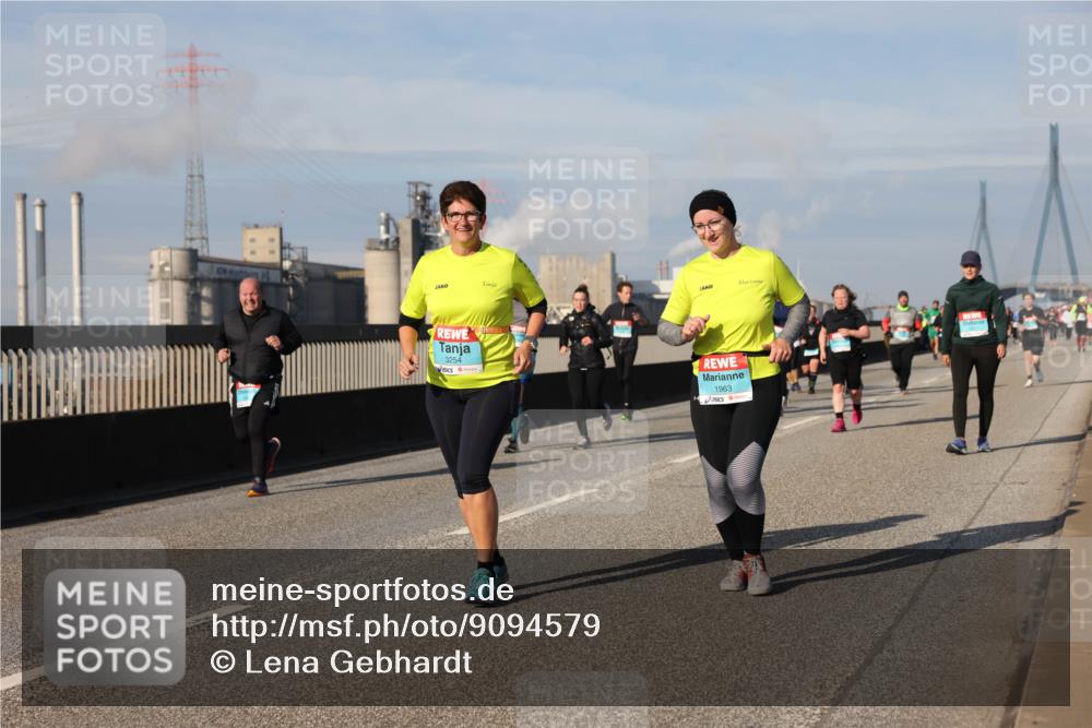 03.10.2025 - Köhlbrandbrückenlauf Lena Gebhardt http://msf.ph/oto/9094579 03.10.2025 10:09:20 Position 2 3254, 1963 meine-sportfotos.de