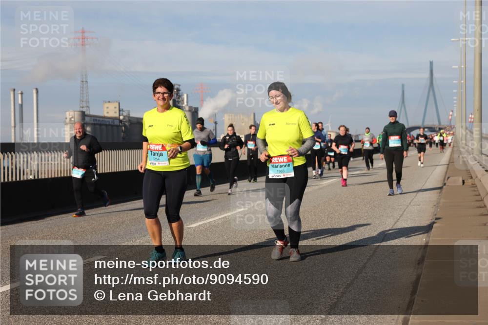 03.10.2025 - Köhlbrandbrückenlauf Lena Gebhardt http://msf.ph/oto/9094590 03.10.2025 10:09:20 Position 2 3254, 1963 meine-sportfotos.de