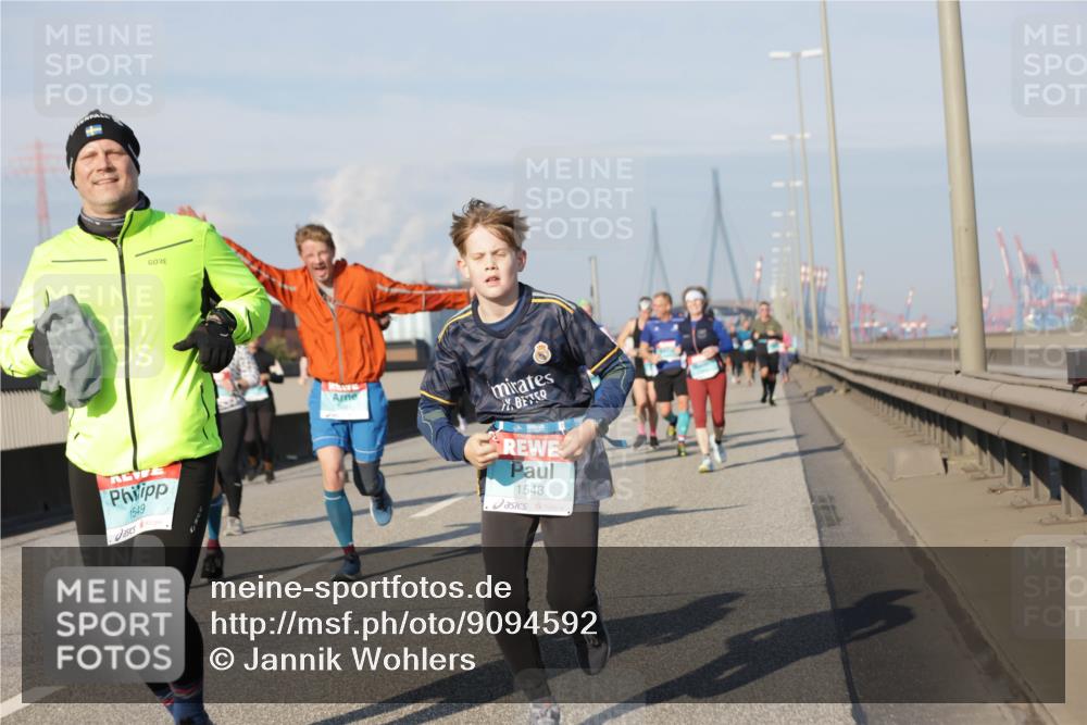 03.10.2025 - Köhlbrandbrückenlauf Jannik Wohlers http://msf.ph/oto/9094592 03.10.2025 10:01:09 Position 3 1549, 1548 meine-sportfotos.de