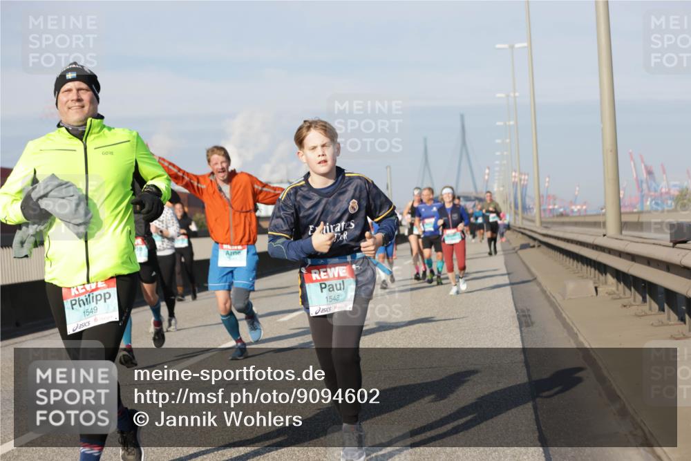 03.10.2025 - Köhlbrandbrückenlauf Jannik Wohlers http://msf.ph/oto/9094602 03.10.2025 10:01:09 Position 3 1549, 1548 meine-sportfotos.de