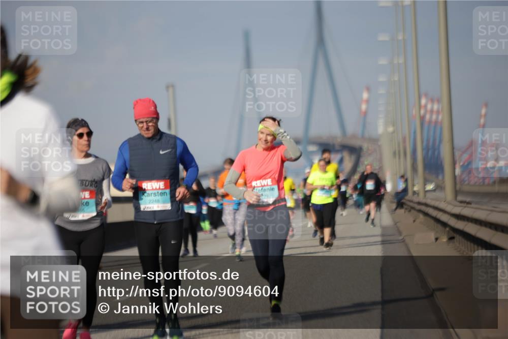 03.10.2025 - Köhlbrandbrückenlauf Jannik Wohlers http://msf.ph/oto/9094604 03.10.2025 10:12:55 Position 3 2248, 66 meine-sportfotos.de