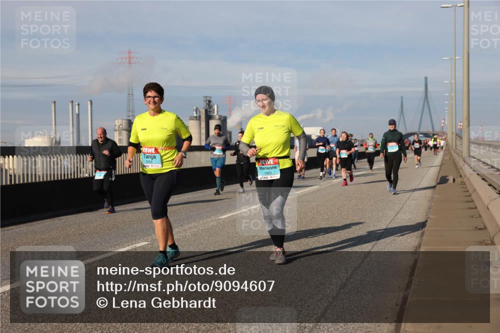 03.10.2025 - Köhlbrandbrückenlauf Lena Gebhardt http://msf.ph/oto/9094607 03.10.2025 10:09:20 Position 2 3254, 1963 meine-sportfotos.de