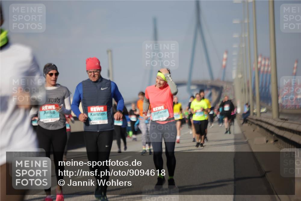03.10.2025 - Köhlbrandbrückenlauf Jannik Wohlers http://msf.ph/oto/9094618 03.10.2025 10:12:55 Position 3 2466, 2248, 2299 meine-sportfotos.de