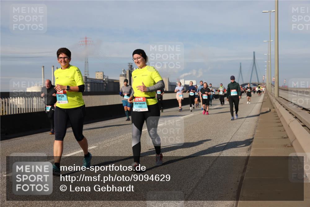 03.10.2025 - Köhlbrandbrückenlauf Lena Gebhardt http://msf.ph/oto/9094629 03.10.2025 10:09:21 Position 2 3254, 1963 meine-sportfotos.de