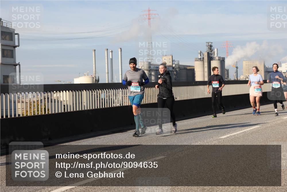 03.10.2025 - Köhlbrandbrückenlauf Lena Gebhardt http://msf.ph/oto/9094635 03.10.2025 10:09:22 Position 2 1769 meine-sportfotos.de