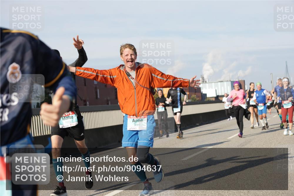 03.10.2025 - Köhlbrandbrückenlauf Jannik Wohlers http://msf.ph/oto/9094637 03.10.2025 10:01:11 Position 3 1031, 3281 meine-sportfotos.de