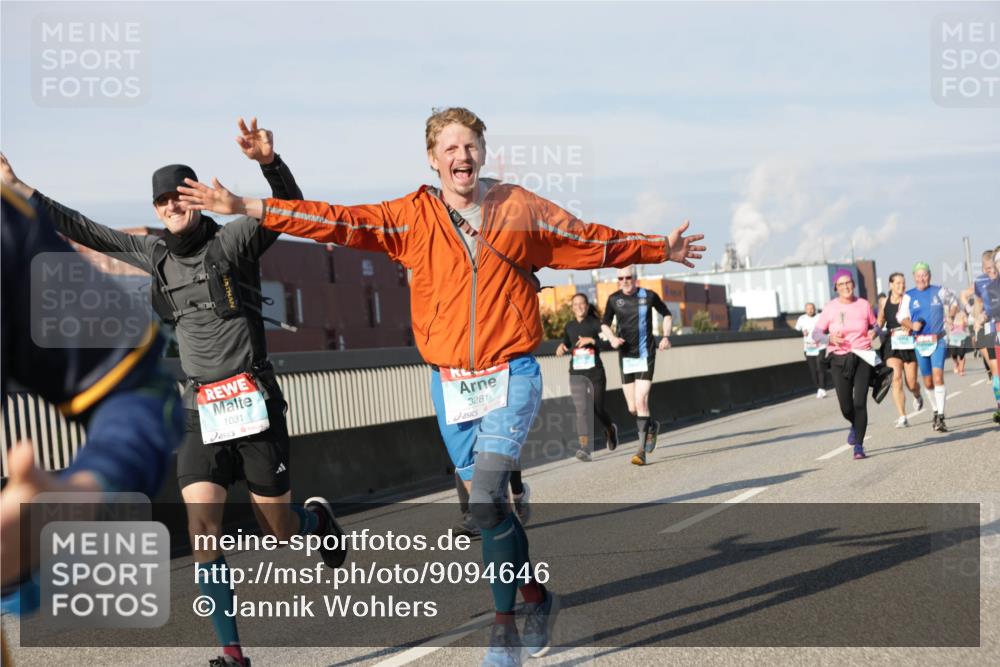 03.10.2025 - Köhlbrandbrückenlauf Jannik Wohlers http://msf.ph/oto/9094646 03.10.2025 10:01:11 Position 3 1031, 3281 meine-sportfotos.de