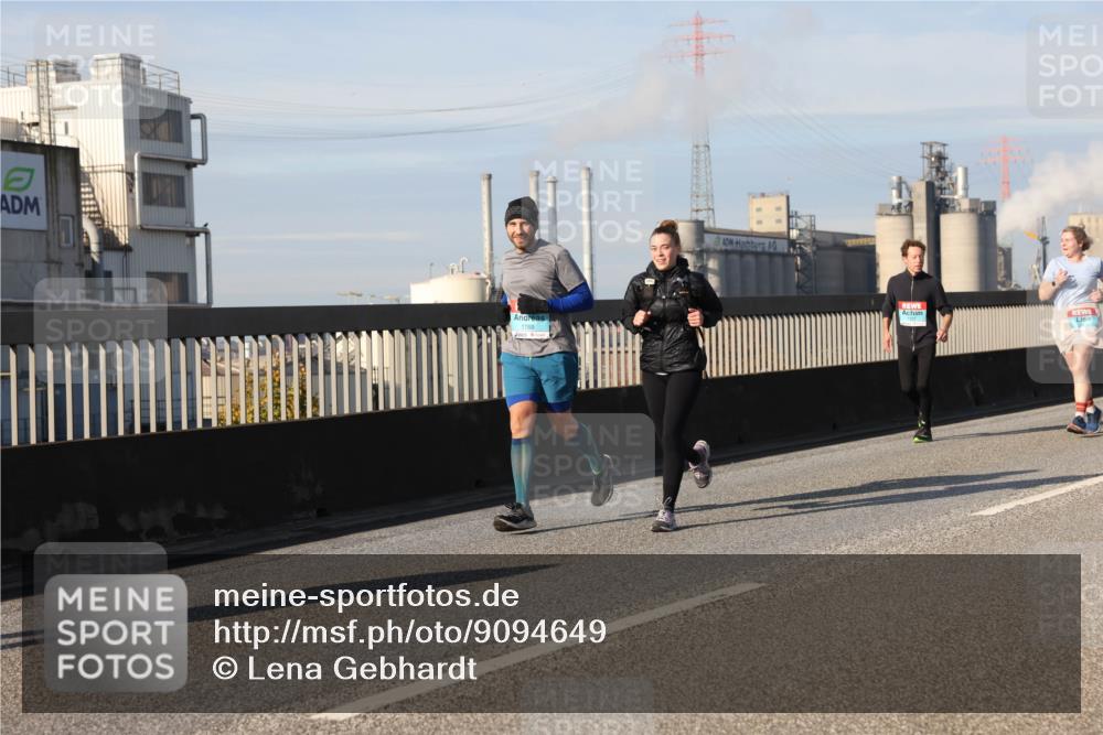 03.10.2025 - Köhlbrandbrückenlauf Lena Gebhardt http://msf.ph/oto/9094649 03.10.2025 10:09:23 Position 2 1769 meine-sportfotos.de