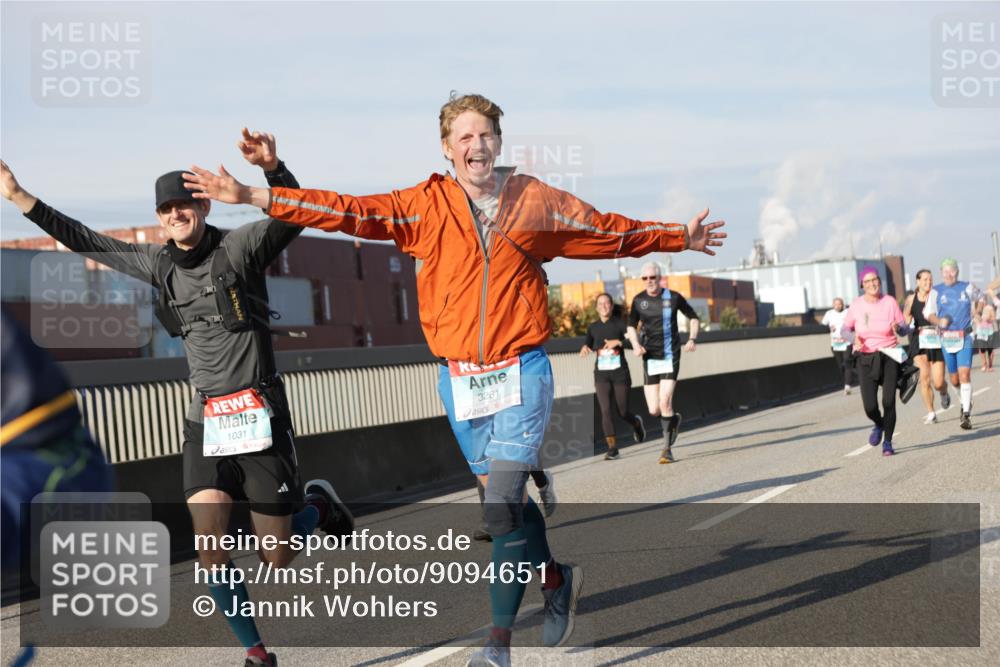 03.10.2025 - Köhlbrandbrückenlauf Jannik Wohlers http://msf.ph/oto/9094651 03.10.2025 10:01:11 Position 3 1031, 3281 meine-sportfotos.de