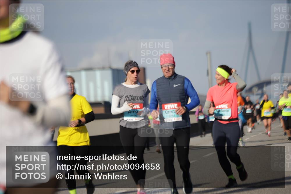 03.10.2025 - Köhlbrandbrückenlauf Jannik Wohlers http://msf.ph/oto/9094658 03.10.2025 10:12:56 Position 3 2466, 2248 meine-sportfotos.de