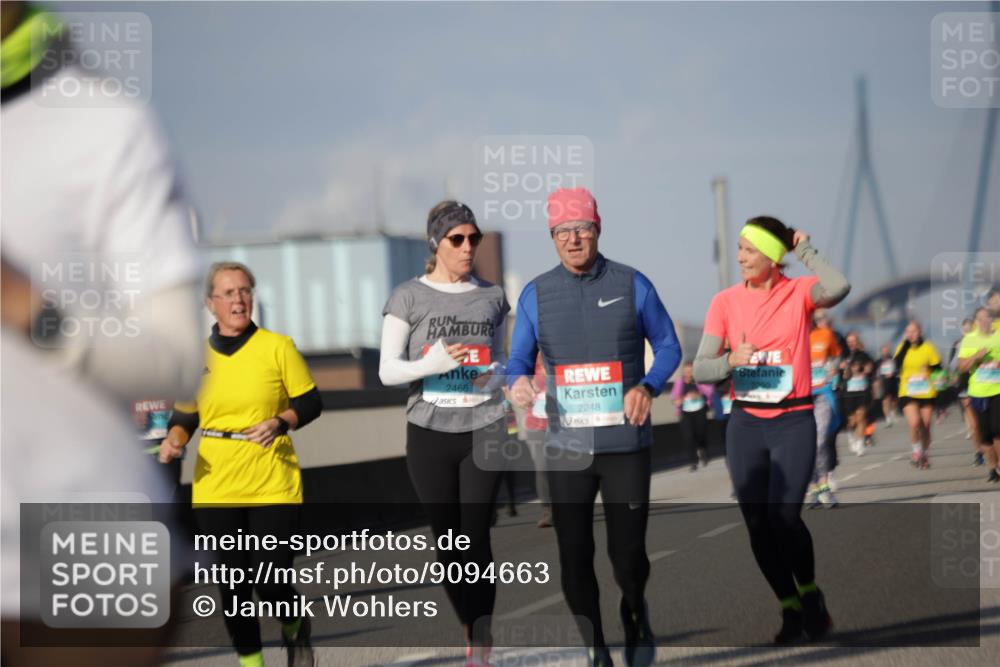 03.10.2025 - Köhlbrandbrückenlauf Jannik Wohlers http://msf.ph/oto/9094663 03.10.2025 10:12:57 Position 3 2466, 2248 meine-sportfotos.de