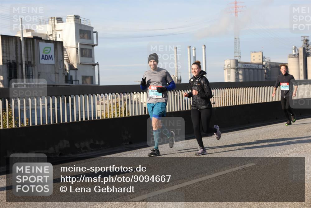 03.10.2025 - Köhlbrandbrückenlauf Lena Gebhardt http://msf.ph/oto/9094667 03.10.2025 10:09:23 Position 2 1769 meine-sportfotos.de