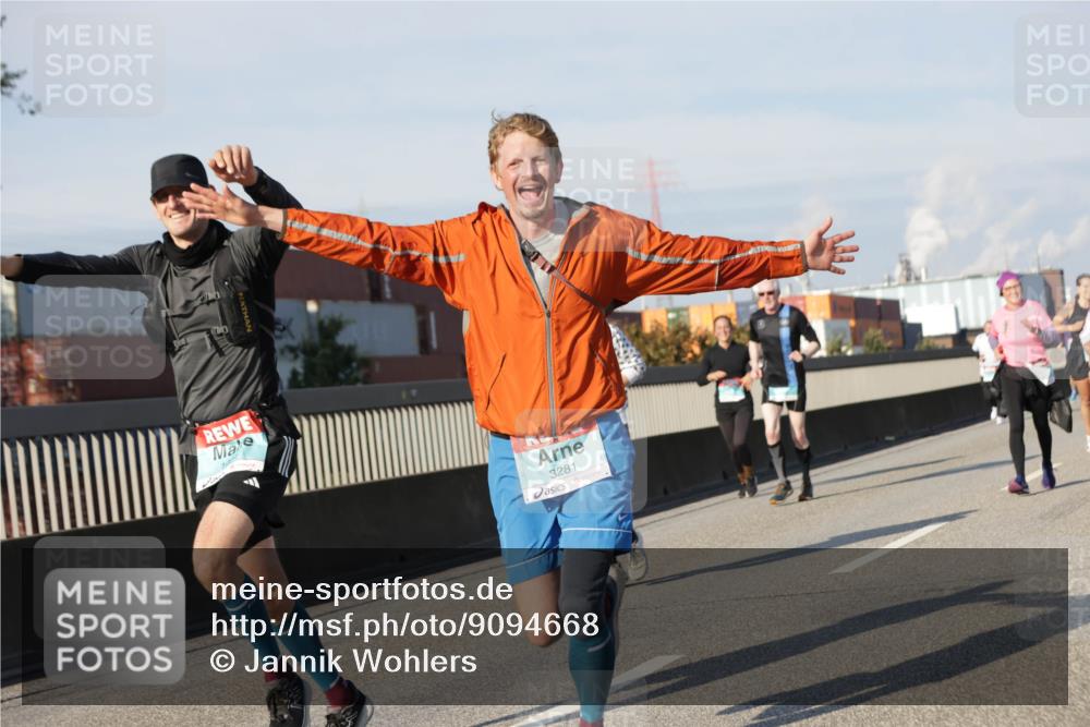 03.10.2025 - Köhlbrandbrückenlauf Jannik Wohlers http://msf.ph/oto/9094668 03.10.2025 10:01:11 Position 3 10, 3281 meine-sportfotos.de