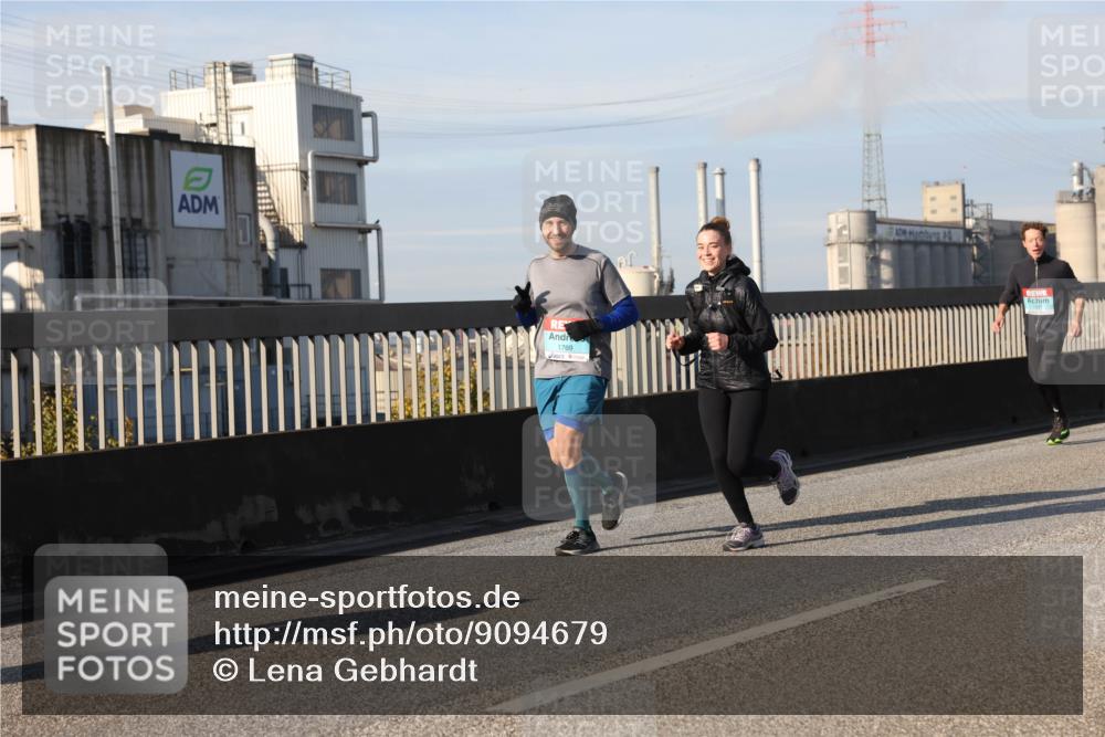 03.10.2025 - Köhlbrandbrückenlauf Lena Gebhardt http://msf.ph/oto/9094679 03.10.2025 10:09:23 Position 2 1769 meine-sportfotos.de