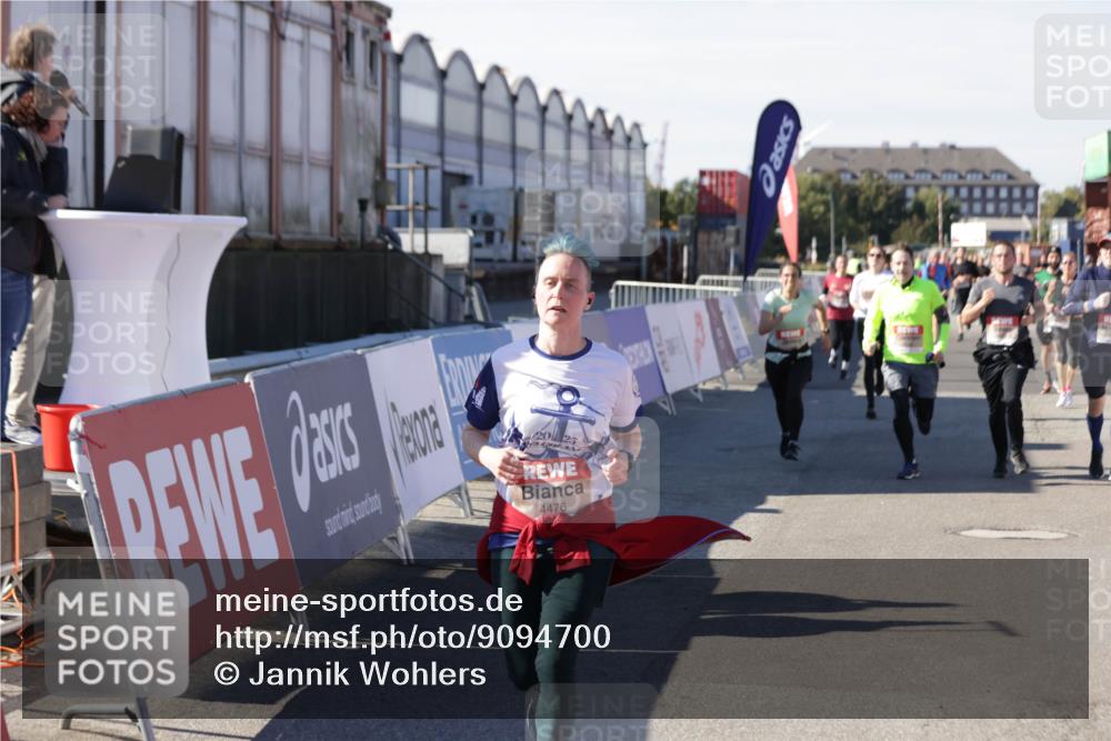 03.10.2025 - Köhlbrandbrückenlauf Jannik Wohlers http://msf.ph/oto/9094700 03.10.2025 13:20:42 Ziel 4269, 4476, 4646, 4709, 4790, 5480, 5488, 5543, 5774, 5918, 5920, 6777, 6807 meine-sportfotos.de