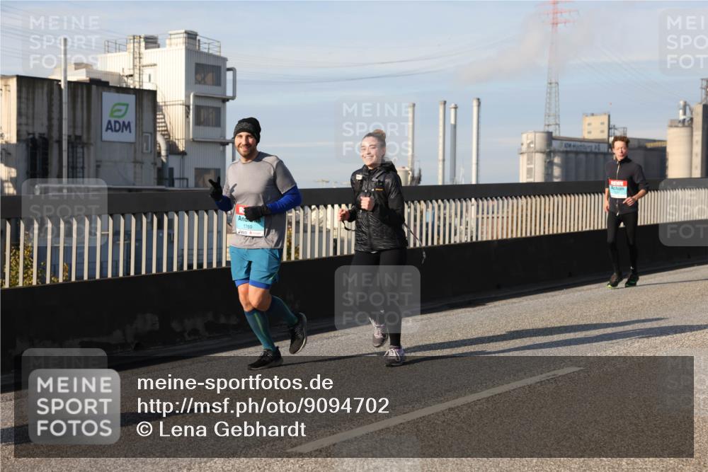 03.10.2025 - Köhlbrandbrückenlauf Lena Gebhardt http://msf.ph/oto/9094702 03.10.2025 10:09:24 Position 2 1769 meine-sportfotos.de