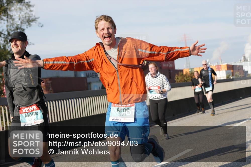 03.10.2025 - Köhlbrandbrückenlauf Jannik Wohlers http://msf.ph/oto/9094703 03.10.2025 10:01:11 Position 3 1031, 3281 meine-sportfotos.de