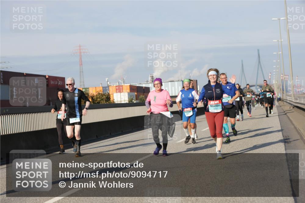 03.10.2025 - Köhlbrandbrückenlauf Jannik Wohlers http://msf.ph/oto/9094717 03.10.2025 10:01:12 Position 3 1812 meine-sportfotos.de