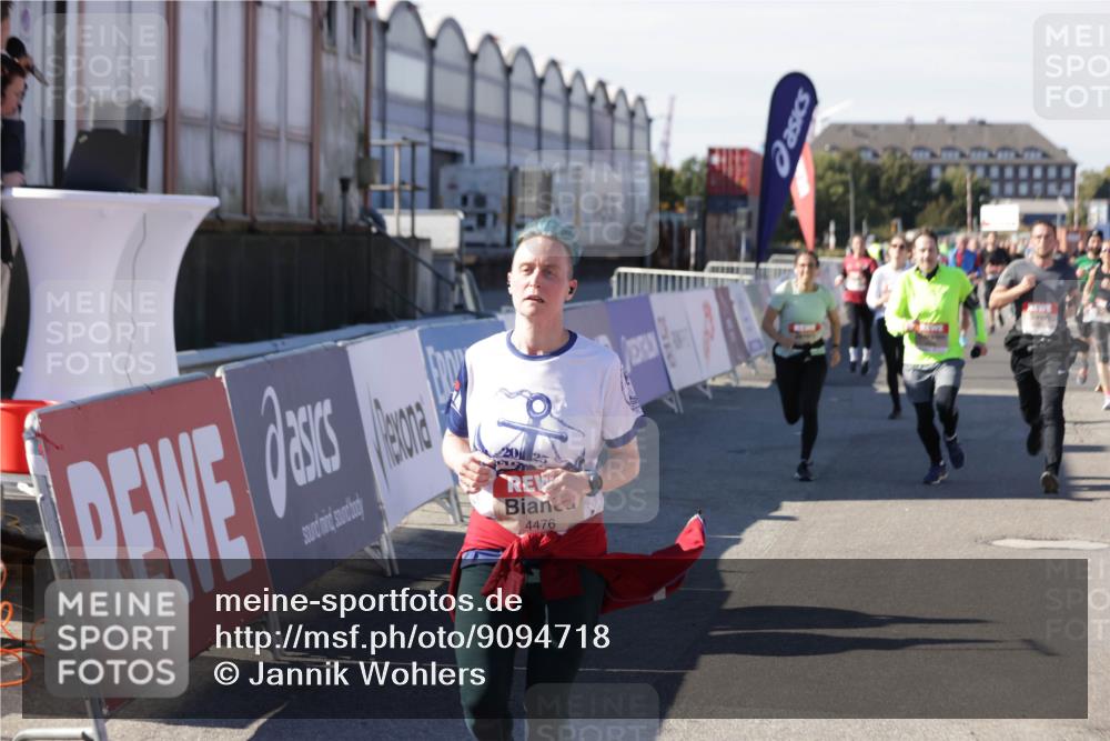 03.10.2025 - Köhlbrandbrückenlauf Jannik Wohlers http://msf.ph/oto/9094718 03.10.2025 13:20:42 Ziel 4269, 4476, 4646, 4709, 4790, 5480, 5488, 5543, 5774, 5918, 5920, 6777, 6807 meine-sportfotos.de