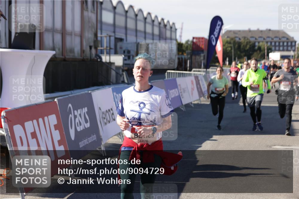 03.10.2025 - Köhlbrandbrückenlauf Jannik Wohlers http://msf.ph/oto/9094729 03.10.2025 13:20:42 Ziel 4269, 4476, 4646, 4709, 4790, 5480, 5488, 5543, 5774, 5918, 5920, 6777, 6807 meine-sportfotos.de