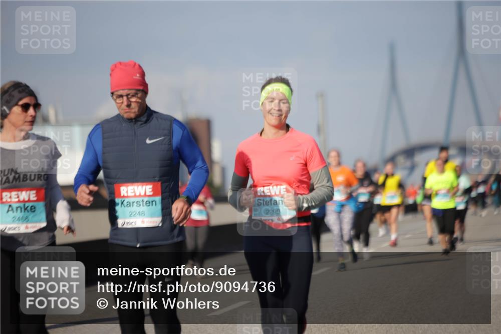 03.10.2025 - Köhlbrandbrückenlauf Jannik Wohlers http://msf.ph/oto/9094736 03.10.2025 10:12:59 Position 3 2488, 2248, 2299 meine-sportfotos.de