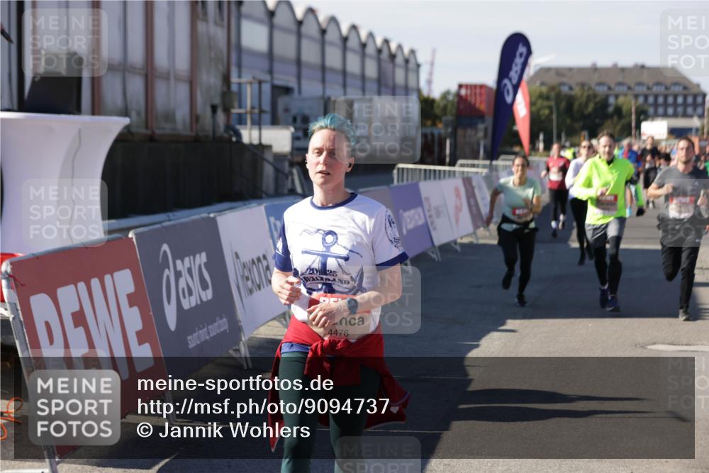 03.10.2025 - Köhlbrandbrückenlauf Jannik Wohlers http://msf.ph/oto/9094737 03.10.2025 13:20:42 Ziel 4269, 4476, 4646, 4709, 4790, 5480, 5488, 5543, 5774, 5918, 5920, 6777, 6807 meine-sportfotos.de